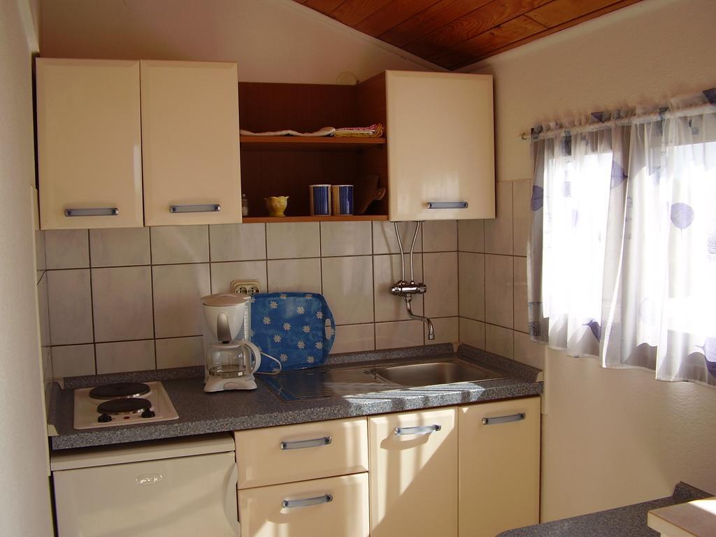 Guesthouse Apartment Bozica Bol Phòng bức ảnh