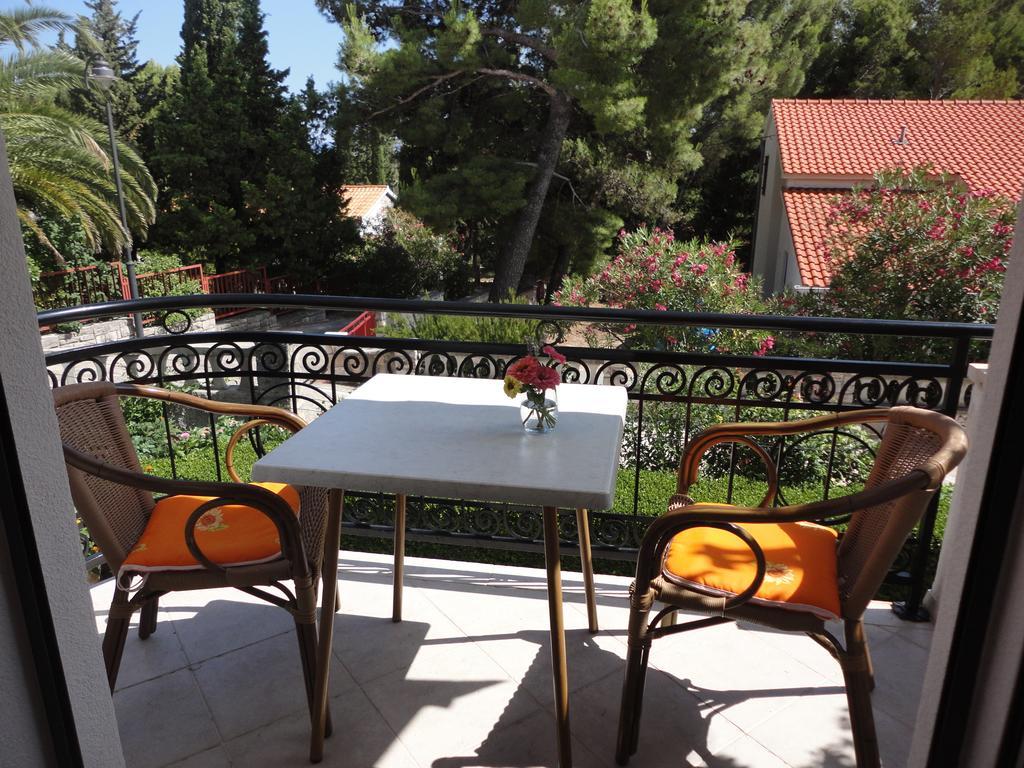 Guesthouse Apartment Bozica Bol Phòng bức ảnh