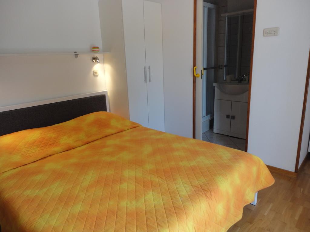 Guesthouse Apartment Bozica Bol Phòng bức ảnh