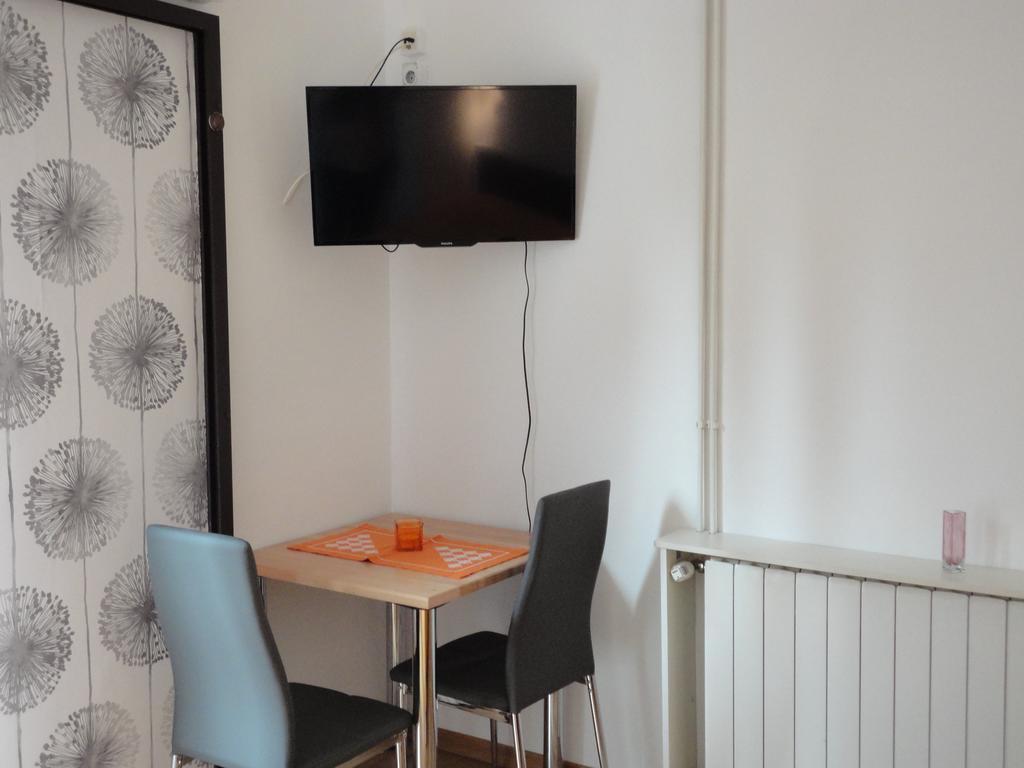 Guesthouse Apartment Bozica Bol Phòng bức ảnh