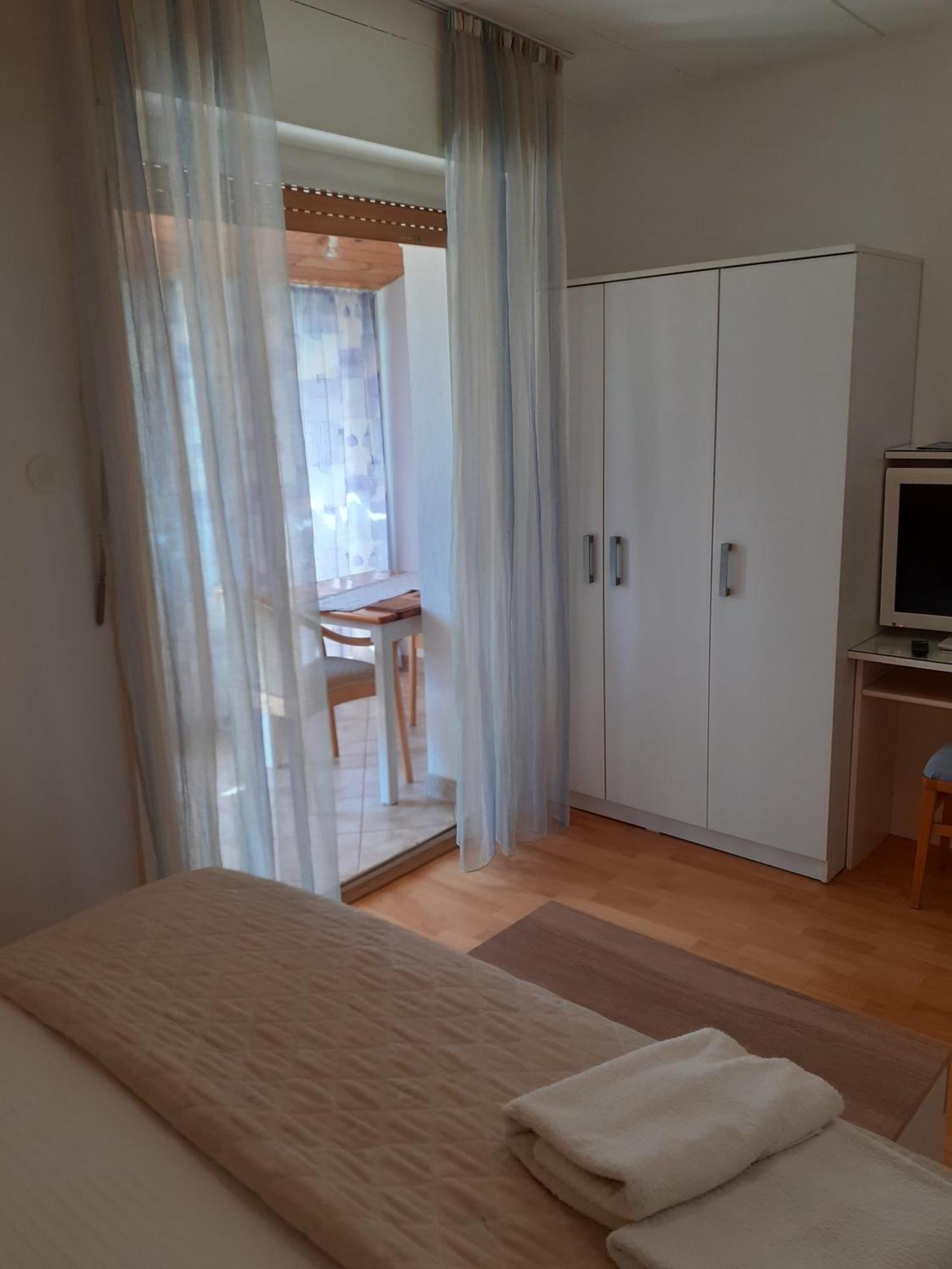 Guesthouse Apartment Bozica Bol Ngoại thất bức ảnh