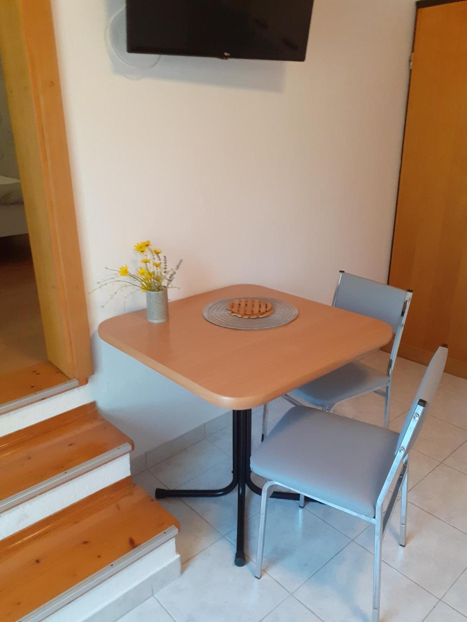 Guesthouse Apartment Bozica Bol Ngoại thất bức ảnh