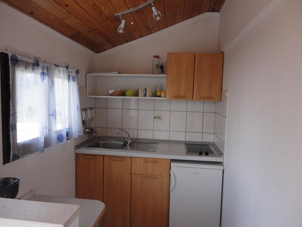 Guesthouse Apartment Bozica Bol Ngoại thất bức ảnh