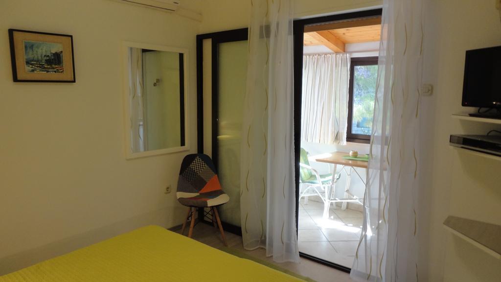 Guesthouse Apartment Bozica Bol Ngoại thất bức ảnh