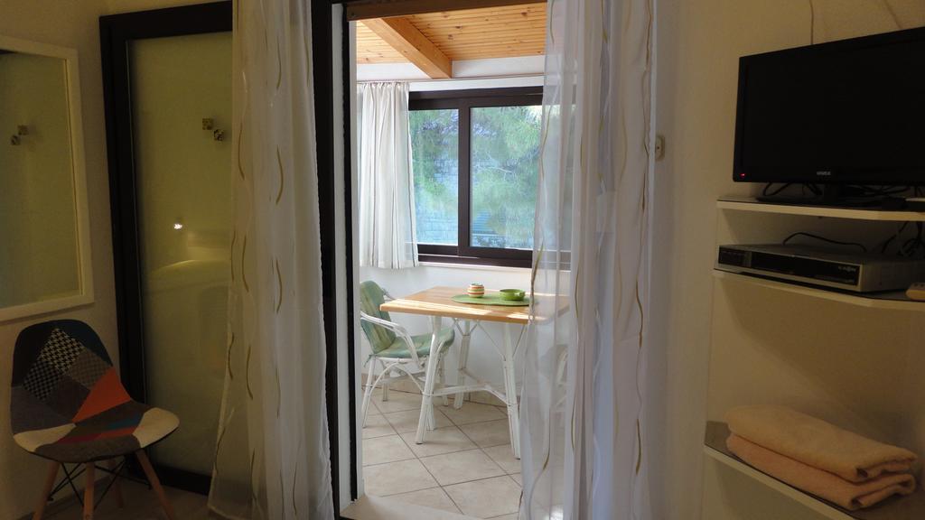 Guesthouse Apartment Bozica Bol Ngoại thất bức ảnh