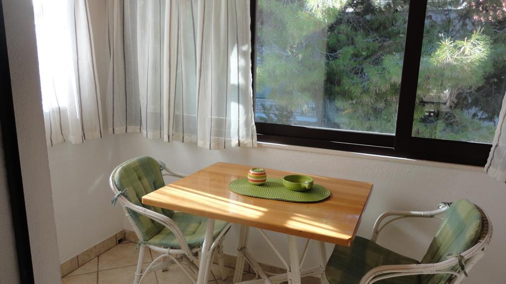 Guesthouse Apartment Bozica Bol Ngoại thất bức ảnh
