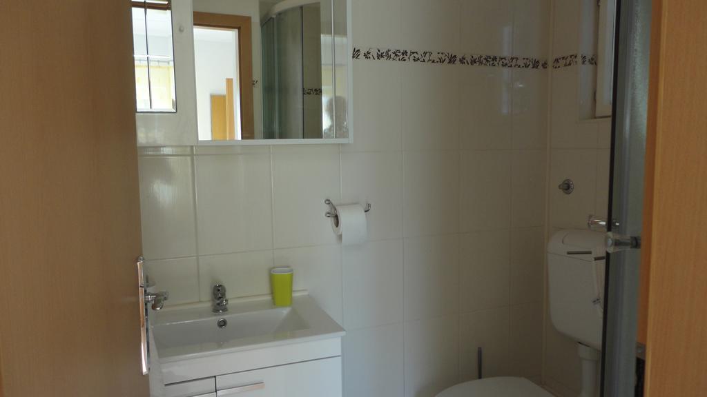 Guesthouse Apartment Bozica Bol Phòng bức ảnh