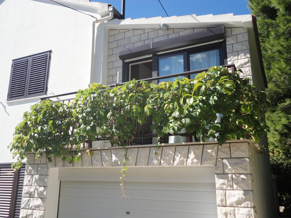 Guesthouse Apartment Bozica Bol Ngoại thất bức ảnh